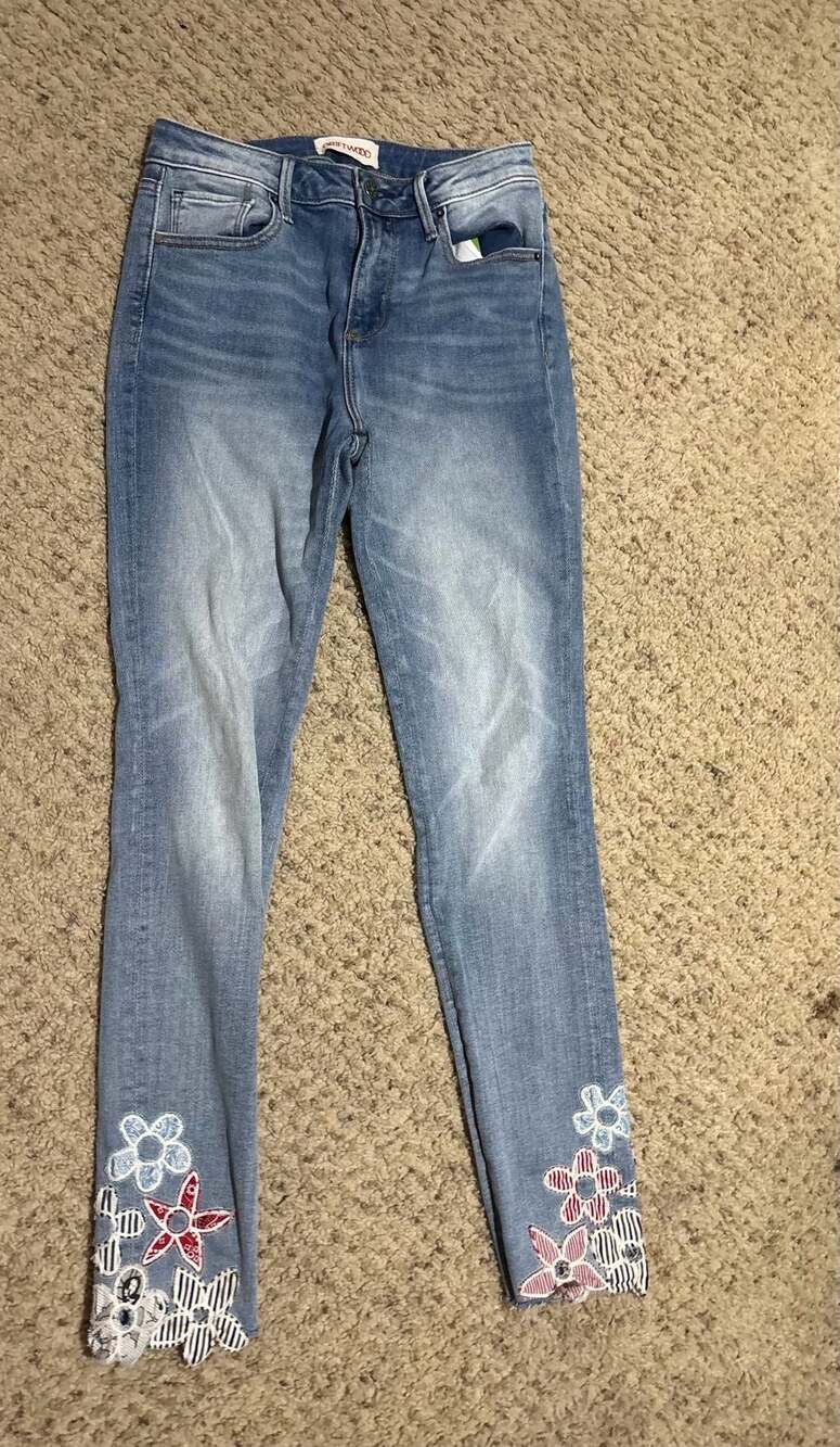 Driftwood Jackie High Rise Floral Embroidered Raw-Edge Skinny Jeans